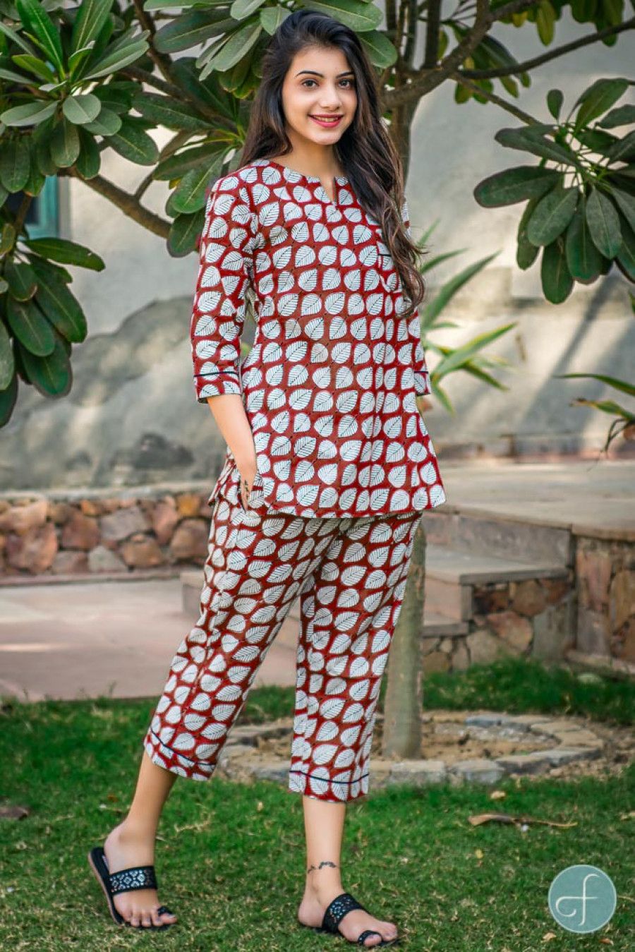 BUY CHERRY RED HAND BLOCK PRINT CAPRI PANT SET-NS92