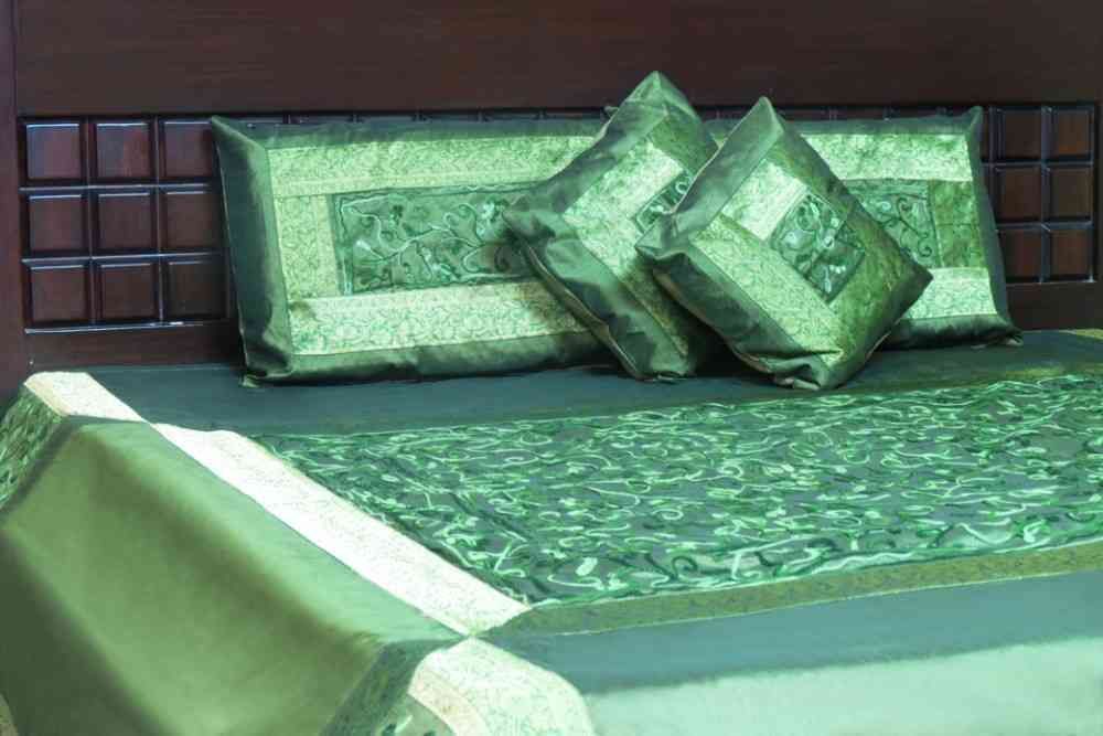 Beautiful Green 5 Piece Silk Bedcover Set