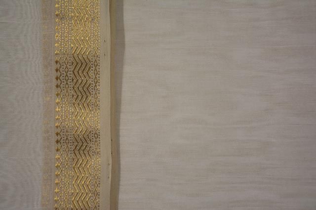 Off White Zari Border Maheshwari Silk Handloom Fabric