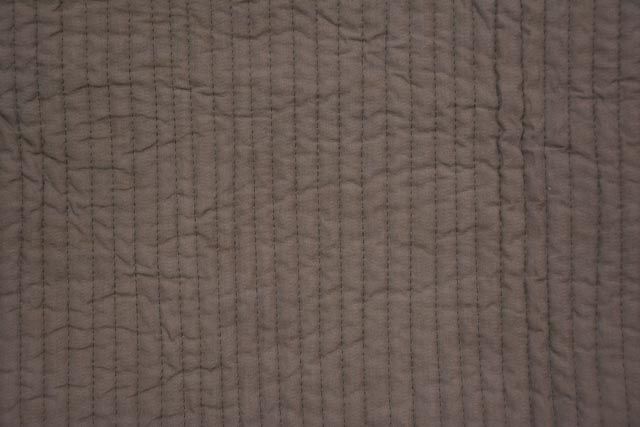 BROWN BLOCK PRINTED REVERSIBLE COTTON QUILTED FABRIC-HF3812