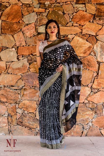 Buy Black-Red Handloom Silk Cotton Saree with Zari Online at Jaypore.com
