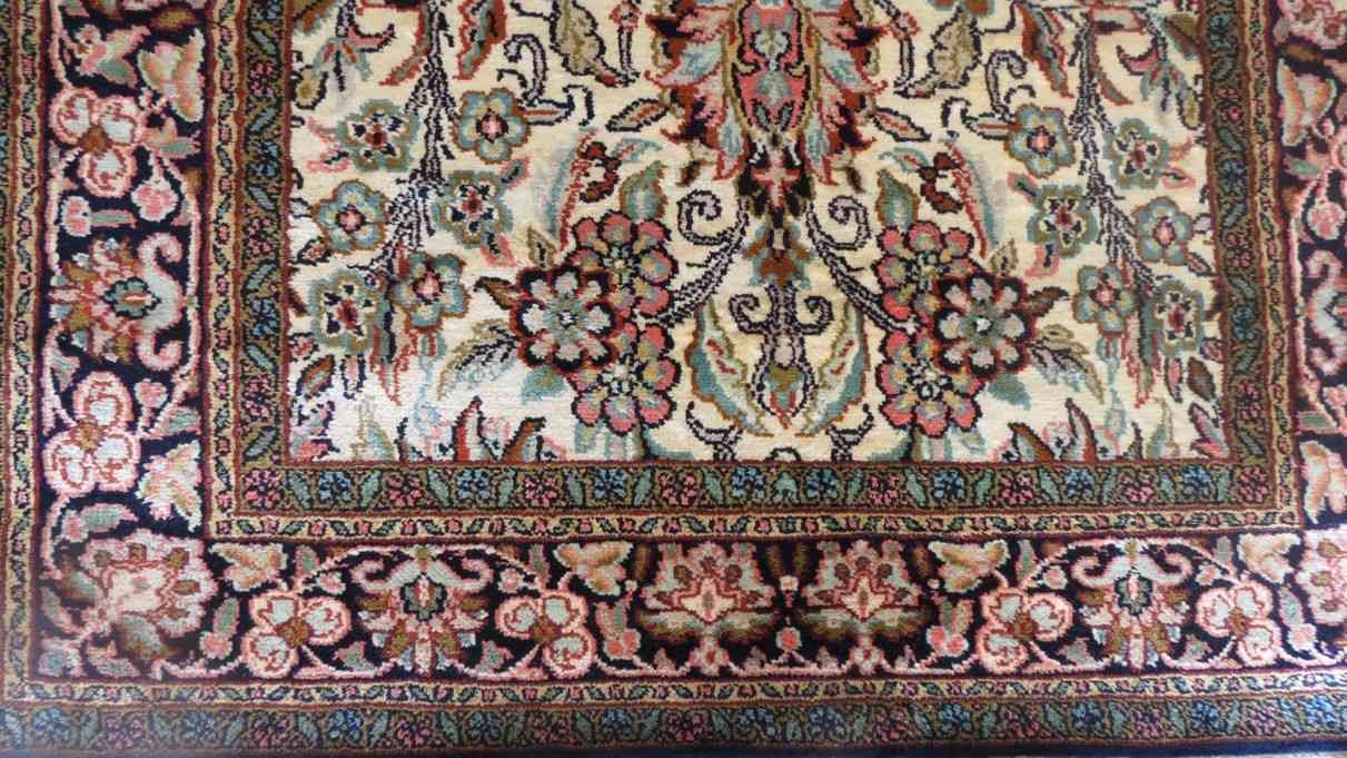 Floral Design Persian Silk Rugs