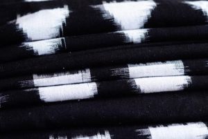 NATURAL BLACK AND WHITE COLOR DOUBLE IKAT PATTERN-HF464