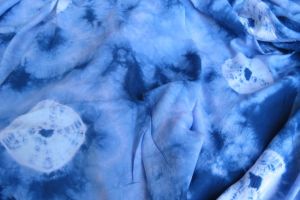 WHITE AND BLUE TIE AND DYE FABRIC-HF430